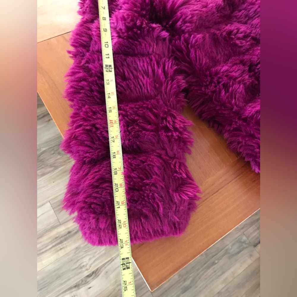 Plush Fuchsia Novelty Faux Fur Jacket Size S/Med - Picture 15 of 16